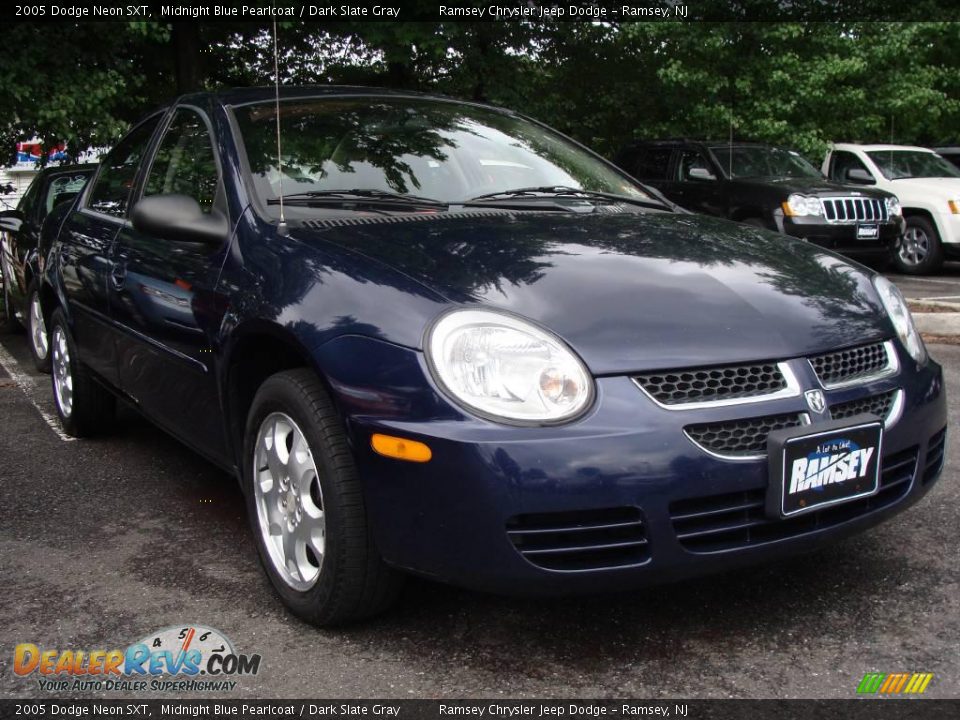 2005 Dodge Neon SXT Midnight Blue Pearlcoat / Dark Slate Gray Photo #3