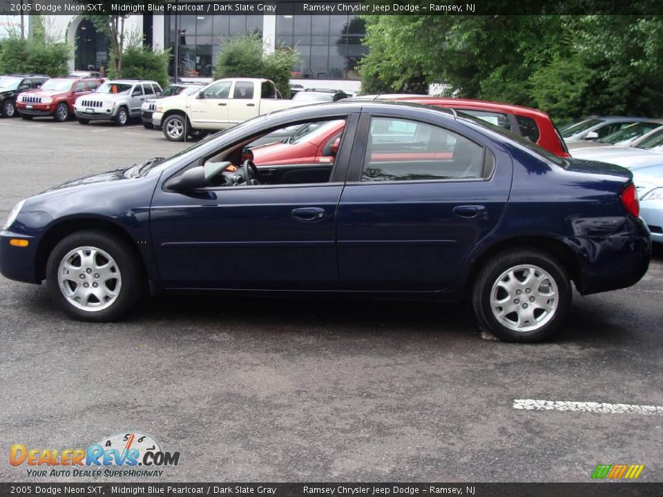 2005 Dodge Neon SXT Midnight Blue Pearlcoat / Dark Slate Gray Photo #6