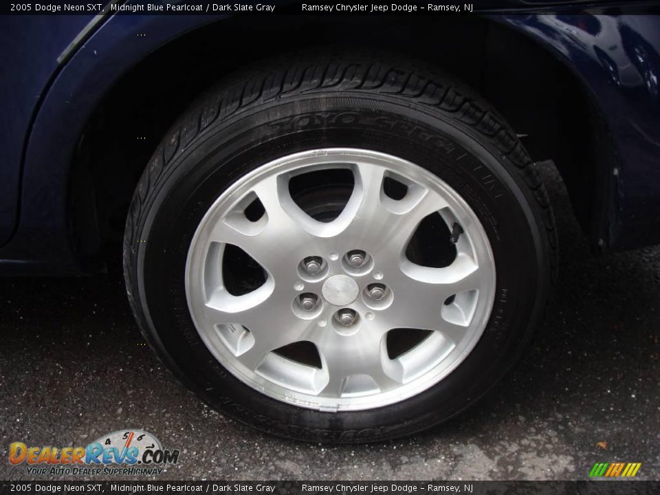 2005 Dodge Neon SXT Midnight Blue Pearlcoat / Dark Slate Gray Photo #7