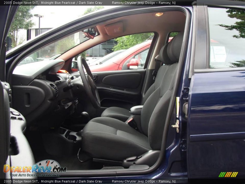 2005 Dodge Neon SXT Midnight Blue Pearlcoat / Dark Slate Gray Photo #11