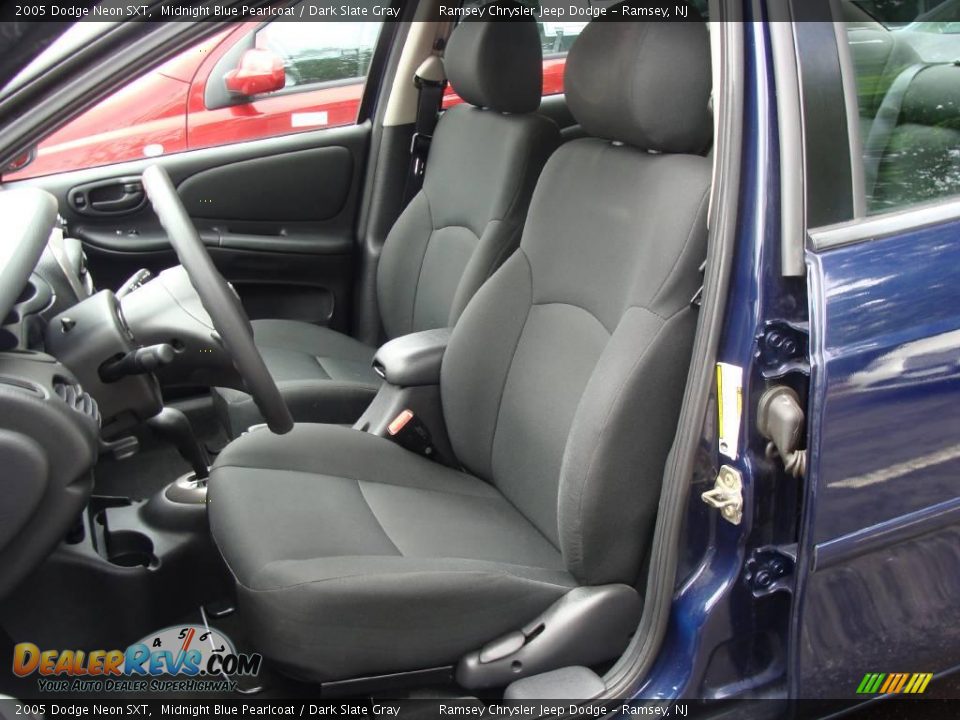 2005 Dodge Neon SXT Midnight Blue Pearlcoat / Dark Slate Gray Photo #12