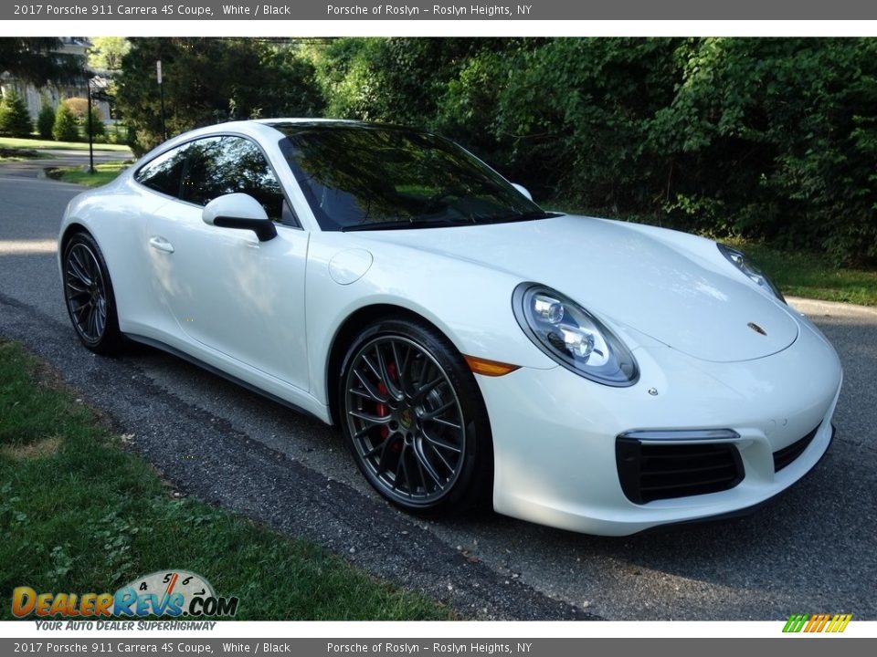 Front 3/4 View of 2017 Porsche 911 Carrera 4S Coupe Photo #8