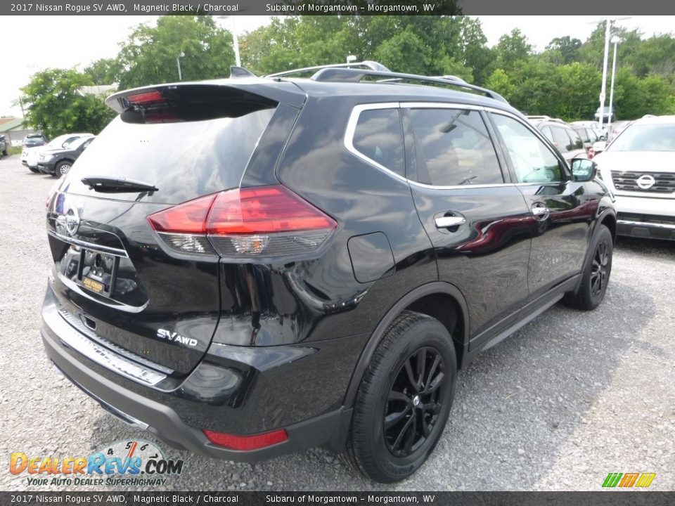 2017 Nissan Rogue SV AWD Magnetic Black / Charcoal Photo #4