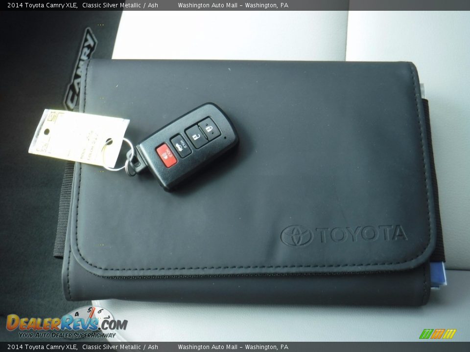 2014 Toyota Camry XLE Classic Silver Metallic / Ash Photo #28