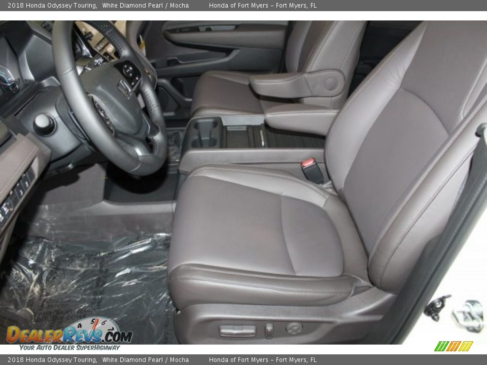 2018 Honda Odyssey Touring White Diamond Pearl / Mocha Photo #12