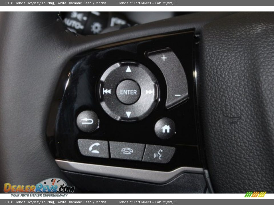 2018 Honda Odyssey Touring White Diamond Pearl / Mocha Photo #14