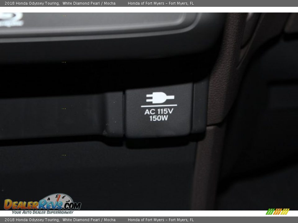 2018 Honda Odyssey Touring White Diamond Pearl / Mocha Photo #26
