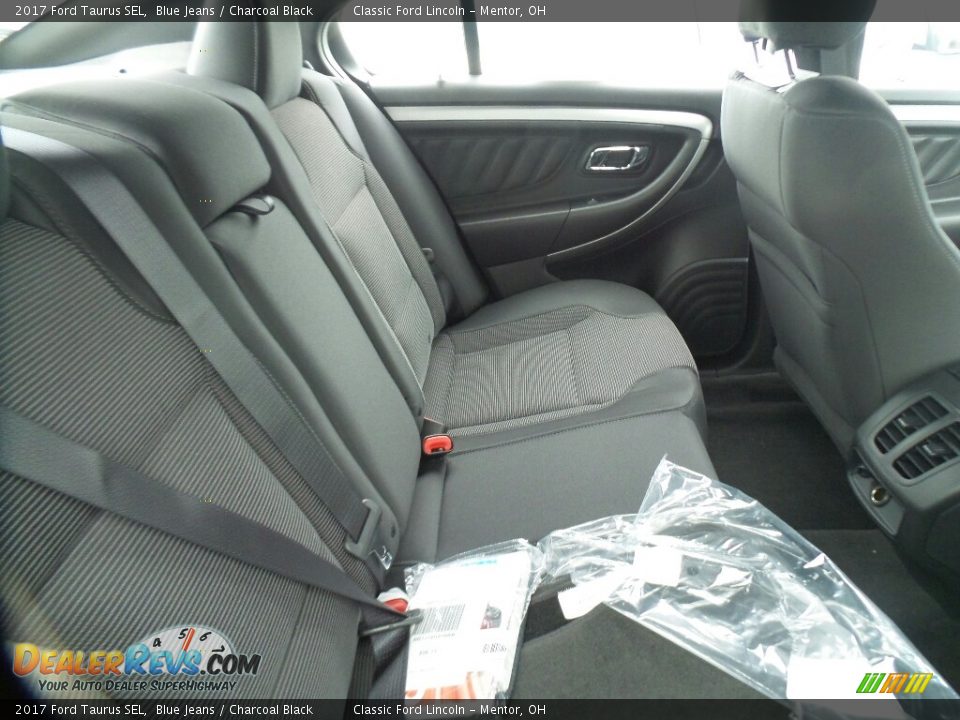 Rear Seat of 2017 Ford Taurus SEL Photo #9