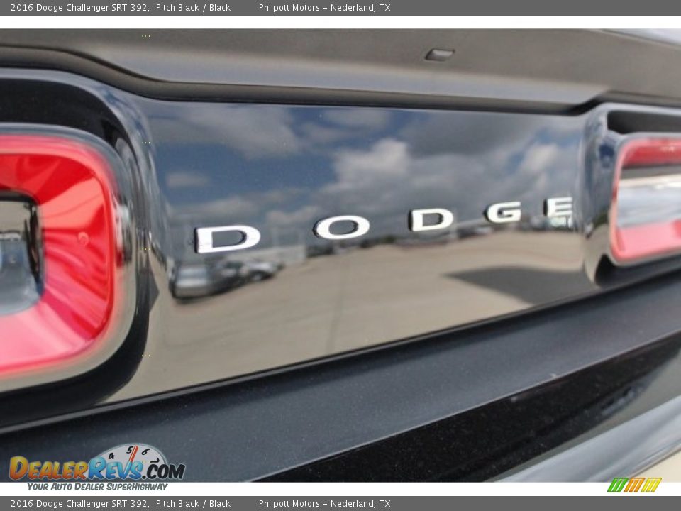 2016 Dodge Challenger SRT 392 Pitch Black / Black Photo #12