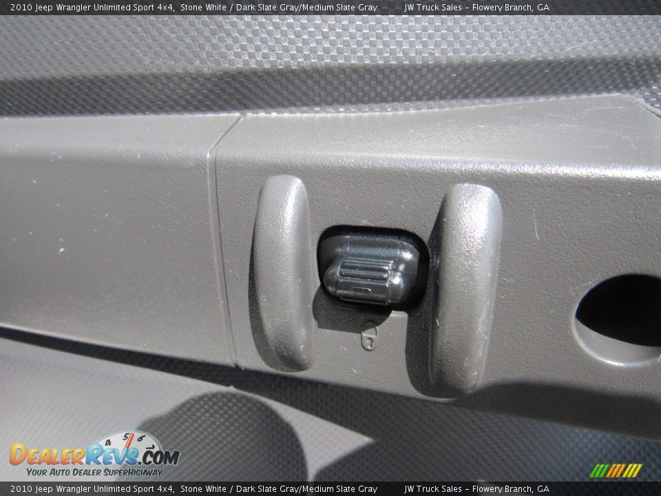 2010 Jeep Wrangler Unlimited Sport 4x4 Stone White / Dark Slate Gray/Medium Slate Gray Photo #16
