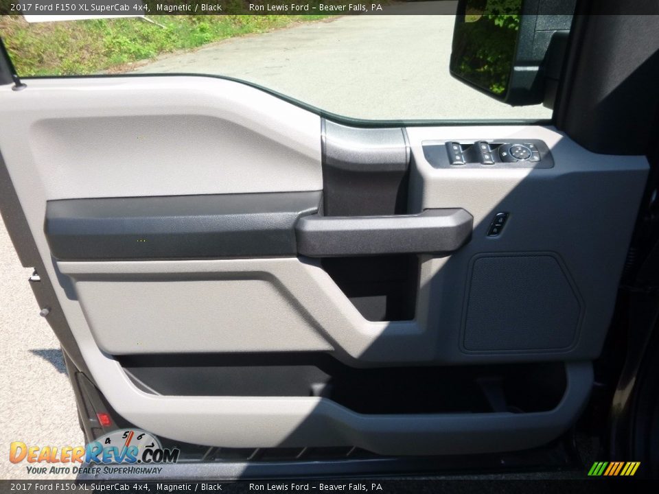 2017 Ford F150 XL SuperCab 4x4 Magnetic / Black Photo #13