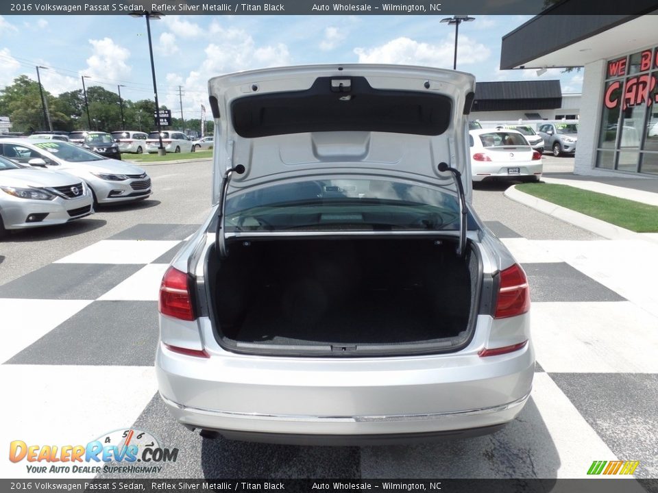 2016 Volkswagen Passat S Sedan Reflex Silver Metallic / Titan Black Photo #5
