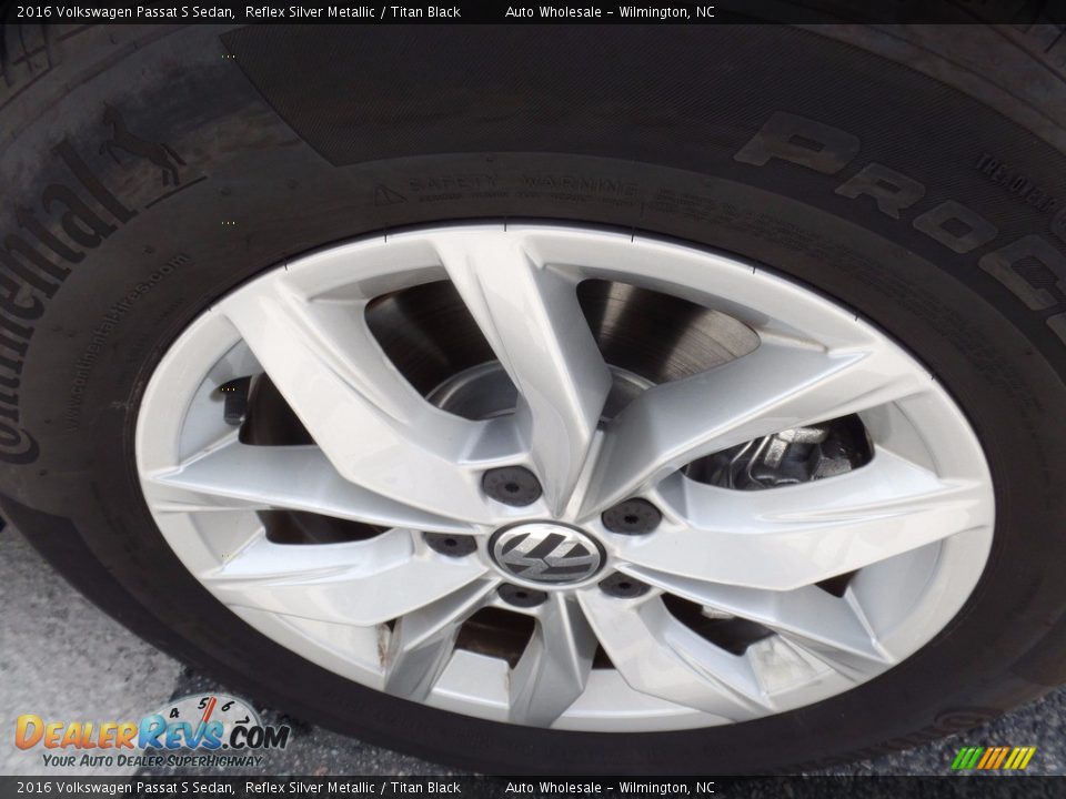 2016 Volkswagen Passat S Sedan Reflex Silver Metallic / Titan Black Photo #7