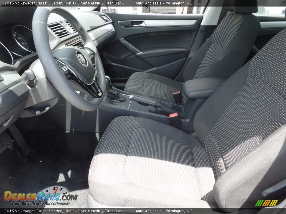 2016 Volkswagen Passat S Sedan Reflex Silver Metallic / Titan Black Photo #11