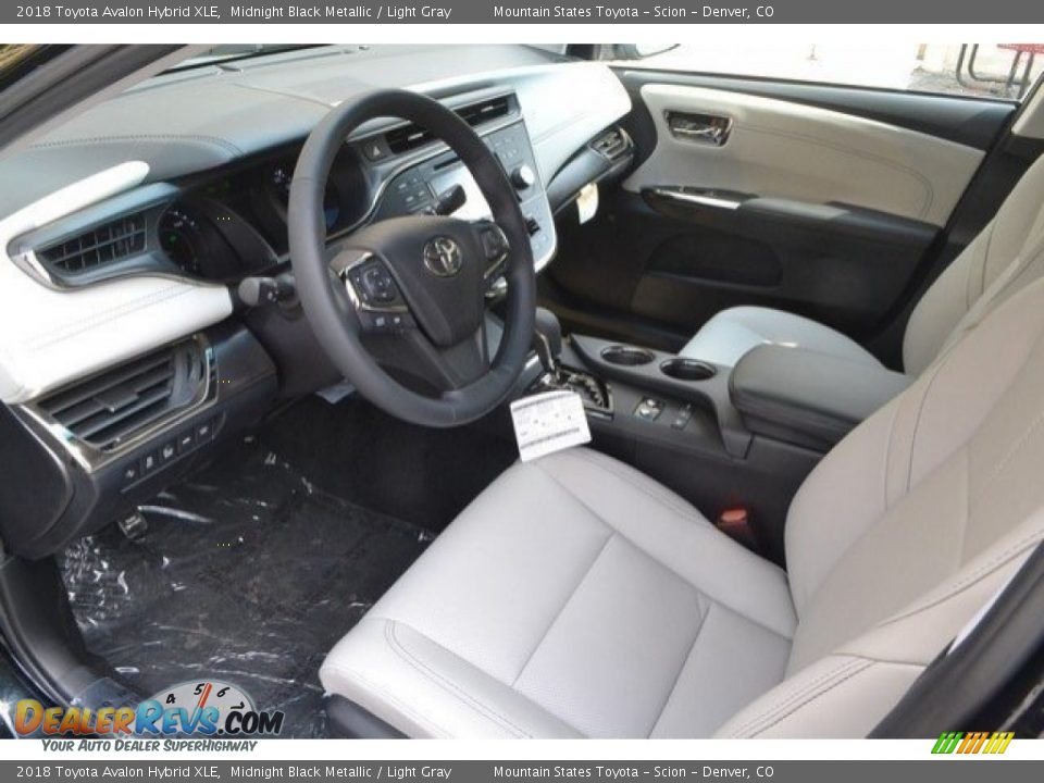 Light Gray Interior - 2018 Toyota Avalon Hybrid XLE Photo #5