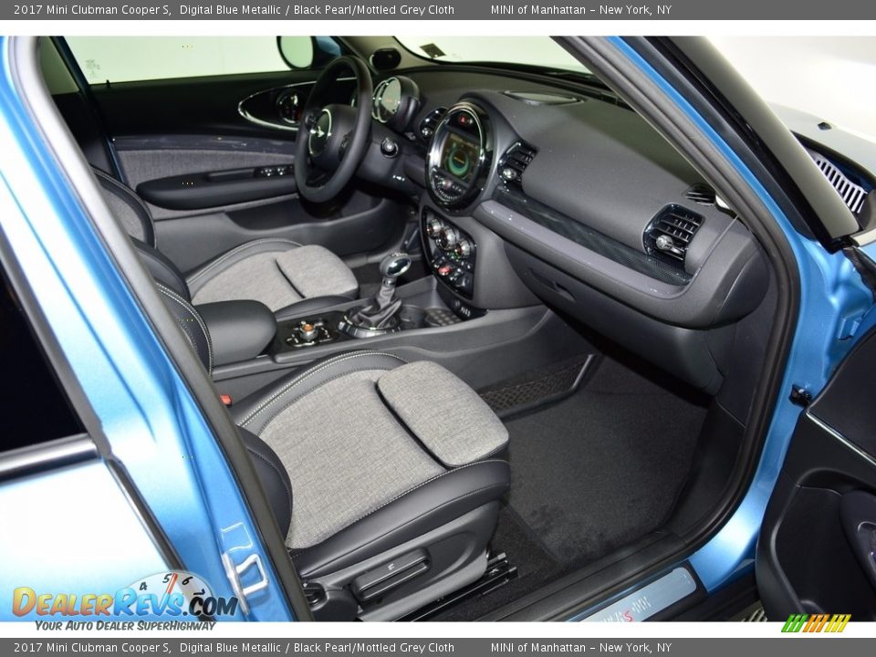 Front Seat of 2017 Mini Clubman Cooper S Photo #19