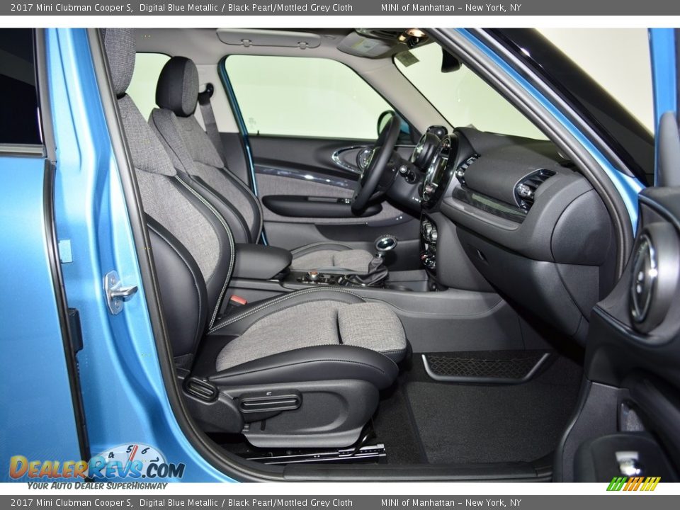 Front Seat of 2017 Mini Clubman Cooper S Photo #20
