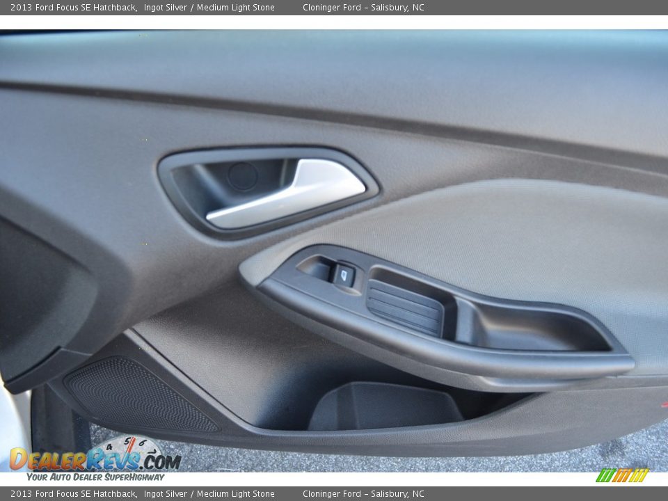 2013 Ford Focus SE Hatchback Ingot Silver / Medium Light Stone Photo #14