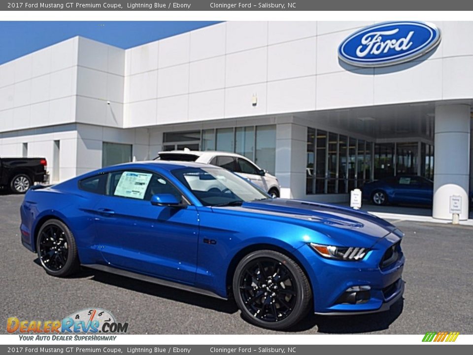 Front 3/4 View of 2017 Ford Mustang GT Premium Coupe Photo #1