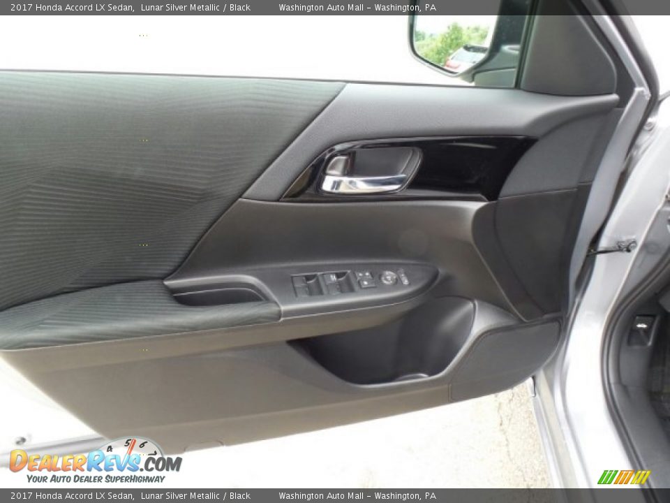 2017 Honda Accord LX Sedan Lunar Silver Metallic / Black Photo #14