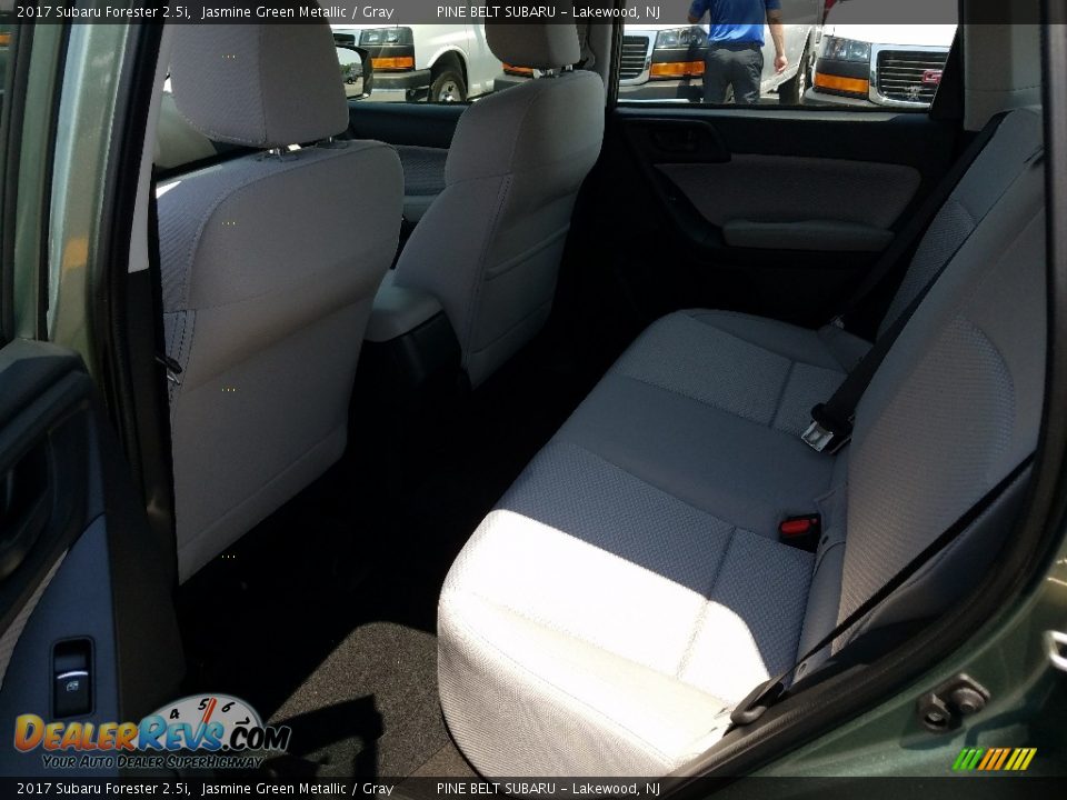 2017 Subaru Forester 2.5i Jasmine Green Metallic / Gray Photo #9