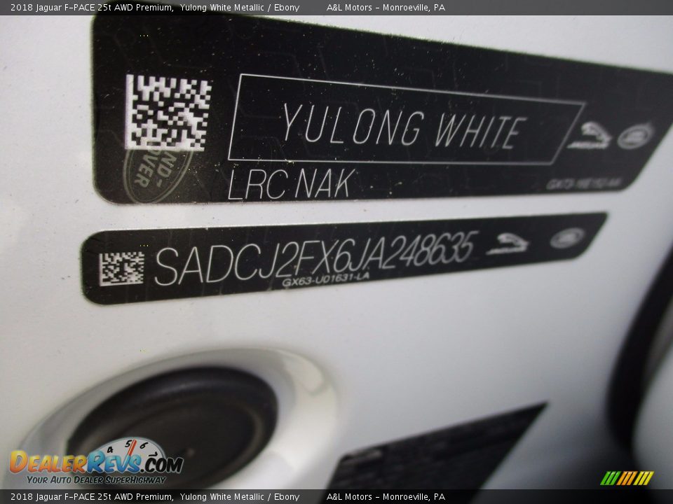 2018 Jaguar F-PACE 25t AWD Premium Yulong White Metallic / Ebony Photo #19