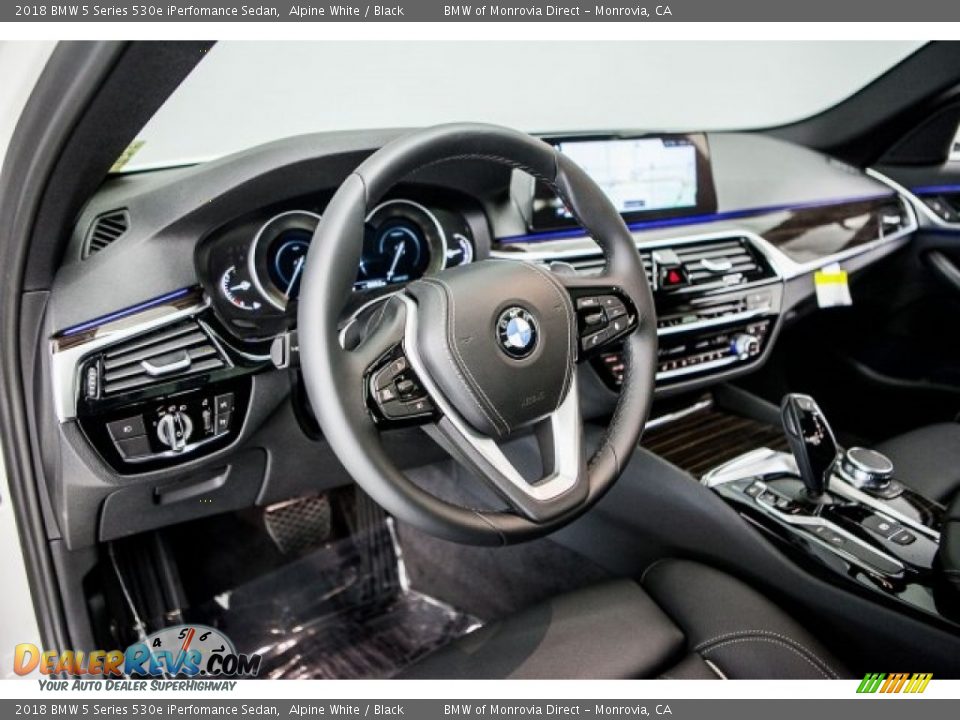 Dashboard of 2018 BMW 5 Series 530e iPerfomance Sedan Photo #5