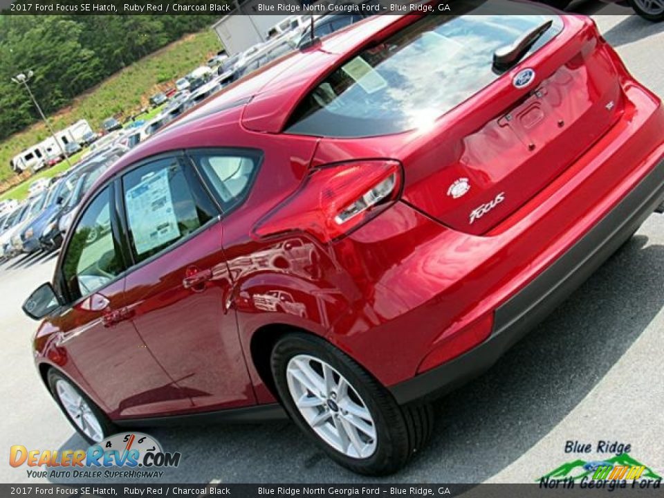 2017 Ford Focus SE Hatch Ruby Red / Charcoal Black Photo #35