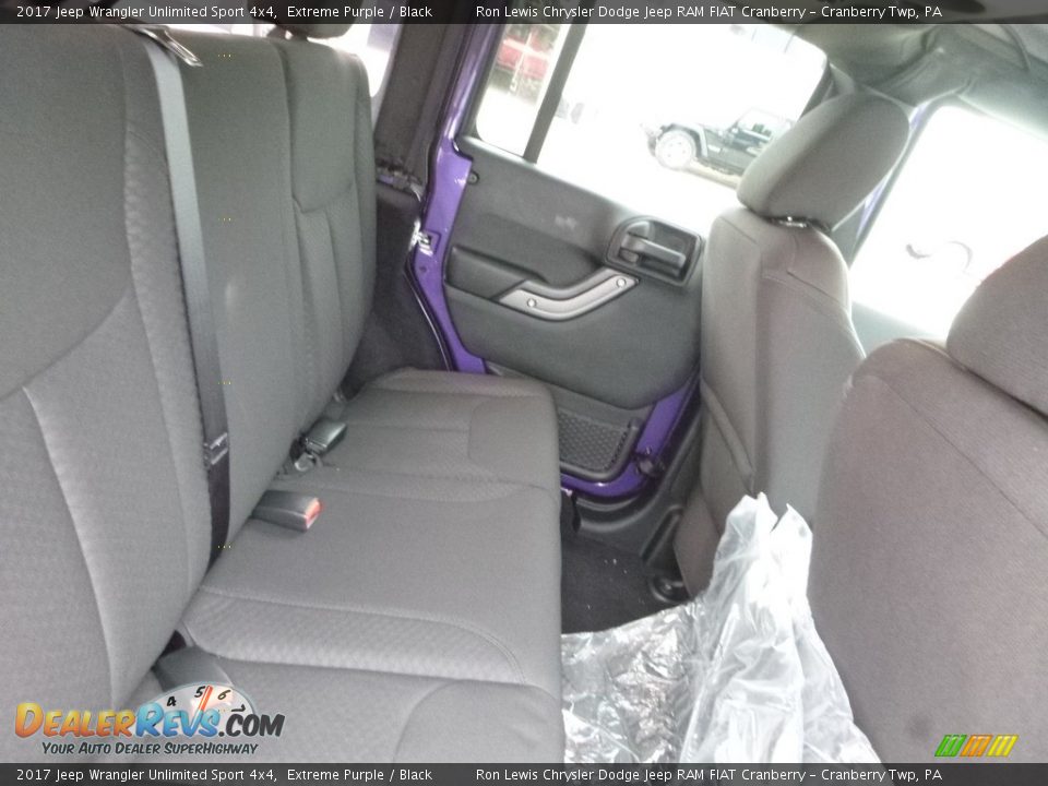 2017 Jeep Wrangler Unlimited Sport 4x4 Extreme Purple / Black Photo #13