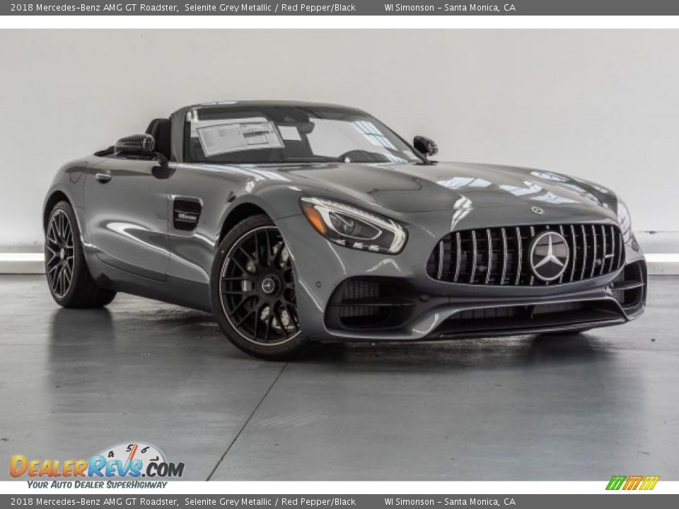 Front 3/4 View of 2018 Mercedes-Benz AMG GT Roadster Photo #18