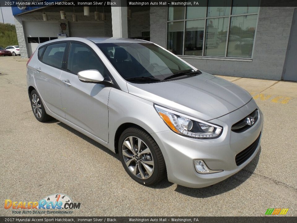 Front 3/4 View of 2017 Hyundai Accent Sport Hatchback Photo #1