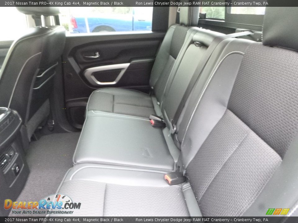 2017 Nissan Titan PRO-4X King Cab 4x4 Magnetic Black / Black Photo #12