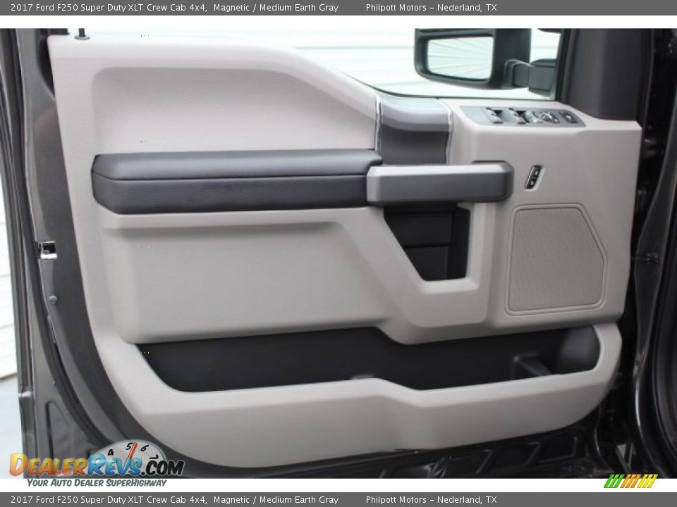 2017 Ford F250 Super Duty XLT Crew Cab 4x4 Magnetic / Medium Earth Gray Photo #9