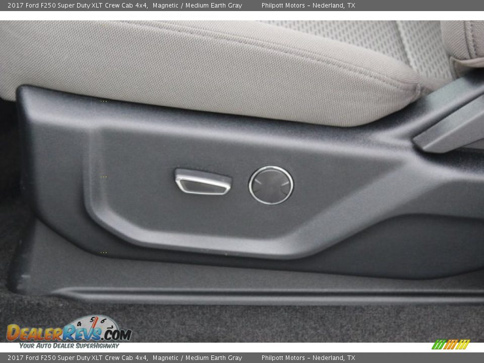 2017 Ford F250 Super Duty XLT Crew Cab 4x4 Magnetic / Medium Earth Gray Photo #12