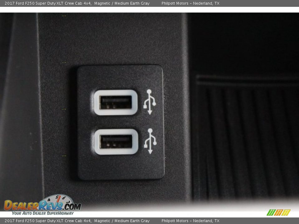 2017 Ford F250 Super Duty XLT Crew Cab 4x4 Magnetic / Medium Earth Gray Photo #16