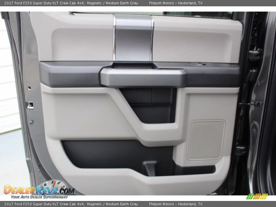 2017 Ford F250 Super Duty XLT Crew Cab 4x4 Magnetic / Medium Earth Gray Photo #23