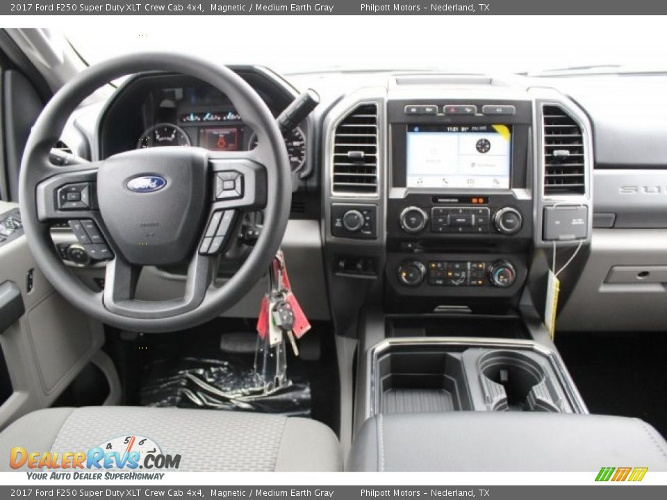 2017 Ford F250 Super Duty XLT Crew Cab 4x4 Magnetic / Medium Earth Gray Photo #26