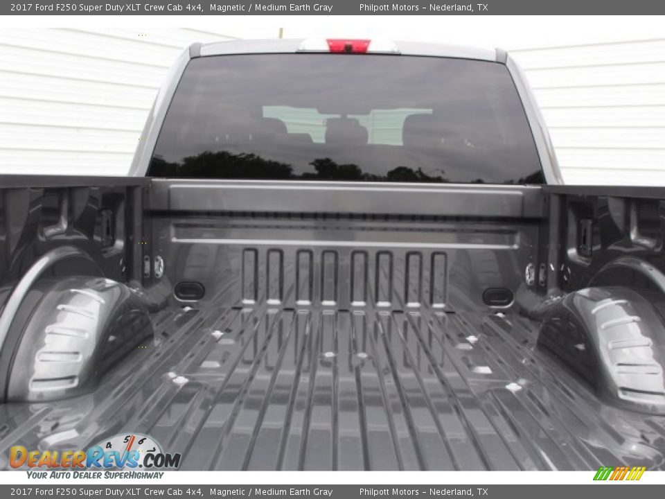 2017 Ford F250 Super Duty XLT Crew Cab 4x4 Magnetic / Medium Earth Gray Photo #29