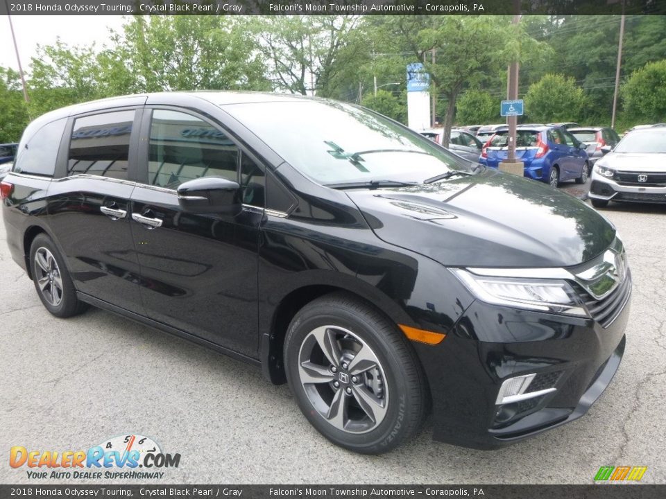 Front 3/4 View of 2018 Honda Odyssey Touring Photo #5