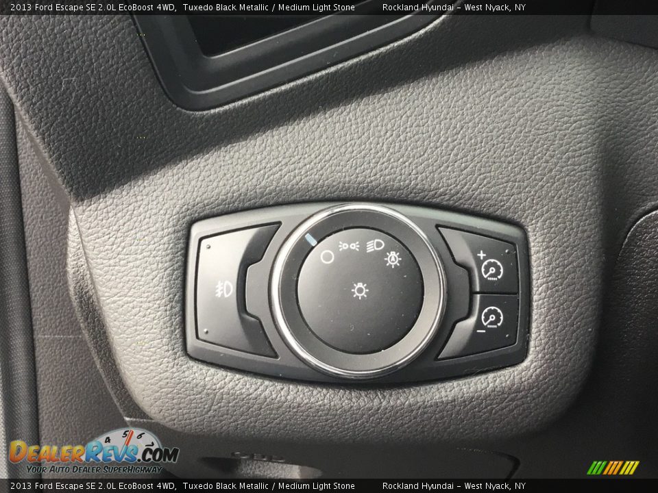 2013 Ford Escape SE 2.0L EcoBoost 4WD Tuxedo Black Metallic / Medium Light Stone Photo #17