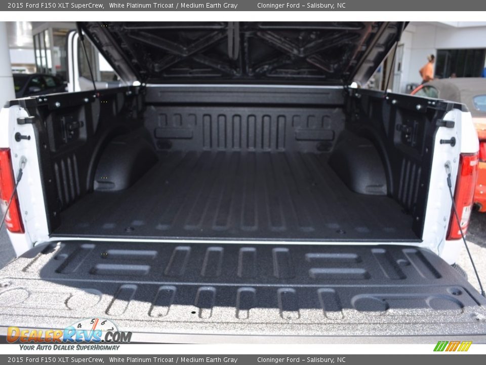 2015 Ford F150 XLT SuperCrew White Platinum Tricoat / Medium Earth Gray Photo #9