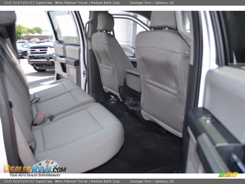 2015 Ford F150 XLT SuperCrew White Platinum Tricoat / Medium Earth Gray Photo #14