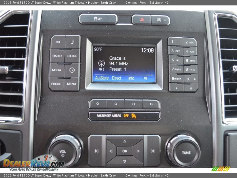 2015 Ford F150 XLT SuperCrew White Platinum Tricoat / Medium Earth Gray Photo #17
