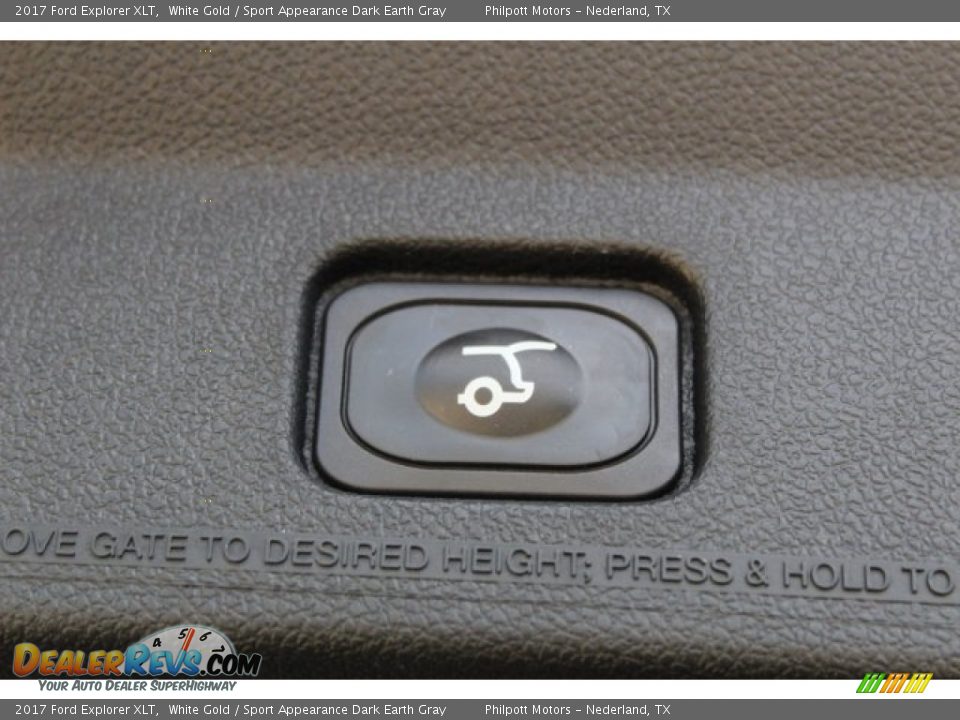 2017 Ford Explorer XLT White Gold / Sport Appearance Dark Earth Gray Photo #30