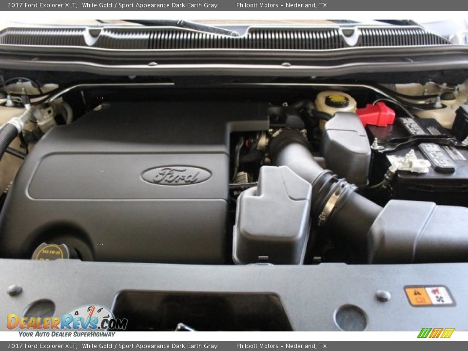 2017 Ford Explorer XLT White Gold / Sport Appearance Dark Earth Gray Photo #31