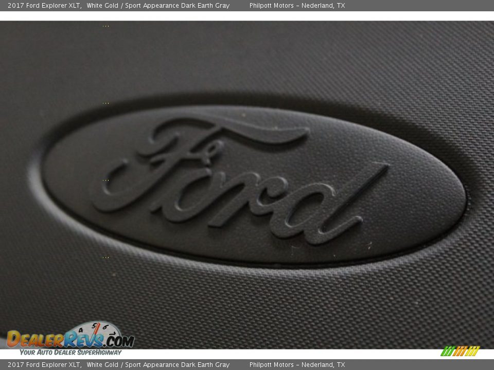 2017 Ford Explorer XLT White Gold / Sport Appearance Dark Earth Gray Photo #32