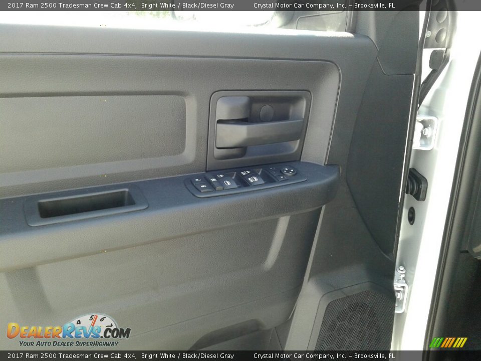 2017 Ram 2500 Tradesman Crew Cab 4x4 Bright White / Black/Diesel Gray Photo #17