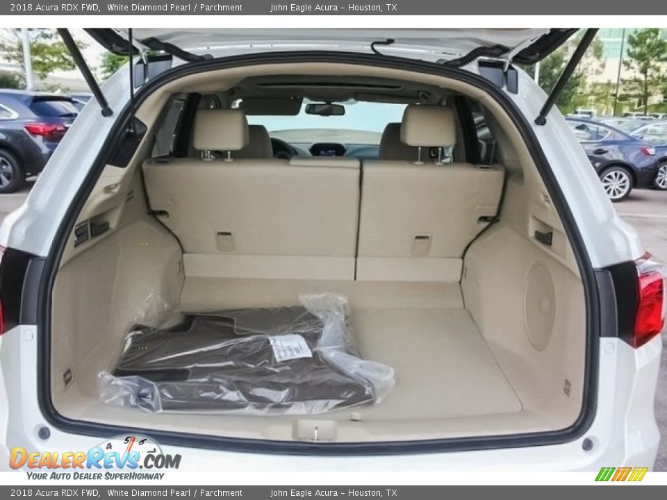 2018 Acura RDX FWD White Diamond Pearl / Parchment Photo #18