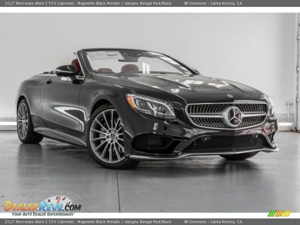 Front 3/4 View of 2017 Mercedes-Benz S 550 Cabriolet Photo #10
