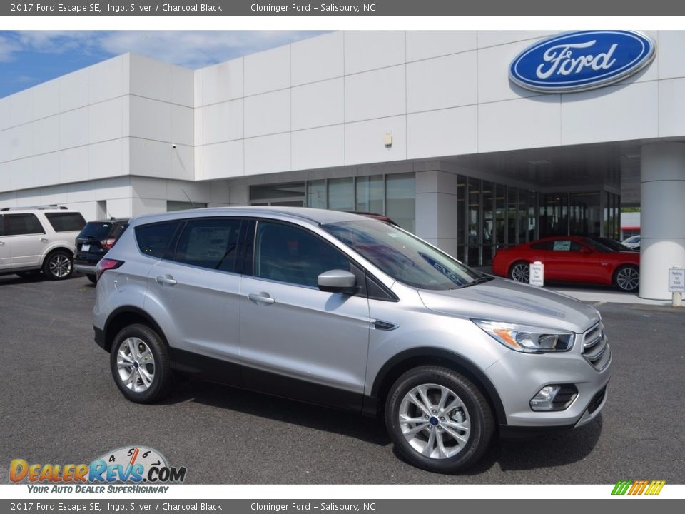 2017 Ford Escape SE Ingot Silver / Charcoal Black Photo #1